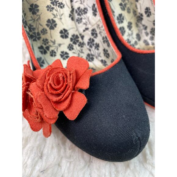 Elegant navy blue and orange/Red Floral Heels - Picture 11 of 11